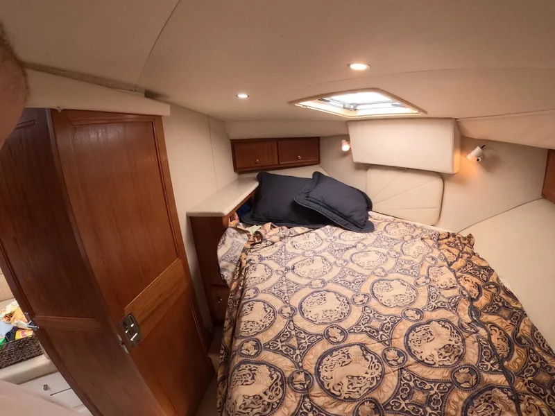 Slide: The Image of Carver Yachts 406 Motor Yacht 2000 - 6076083