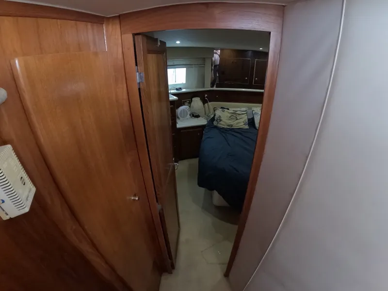 Slide: The Image of Carver Yachts 406 Motor Yacht 2000 - 6076087