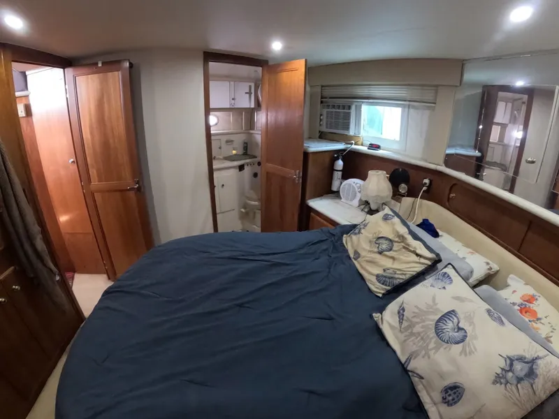 Slide: The Image of Carver Yachts 406 Motor Yacht 2000 - 6076089