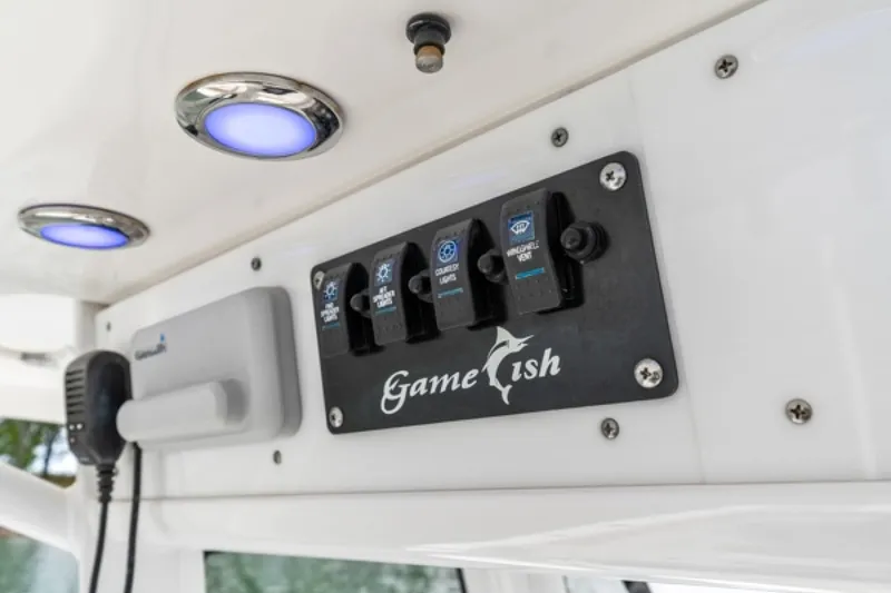 Slide: The Image of Sea Hunt 27 Gamefish FS 2018 - 6076254
