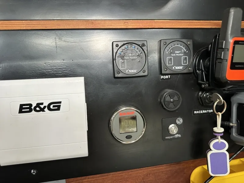 Slide: The Image of Sabre 425 1991 - 7508704