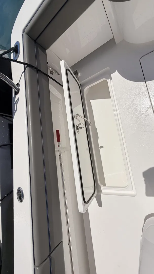 Slide: The Image of Valhalla Boatworks V33 2026 - 6076278