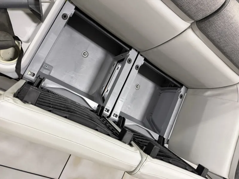 Slide: The Image of Bombardier Sea Doo Switch Cruise 21 2022 - 6114790