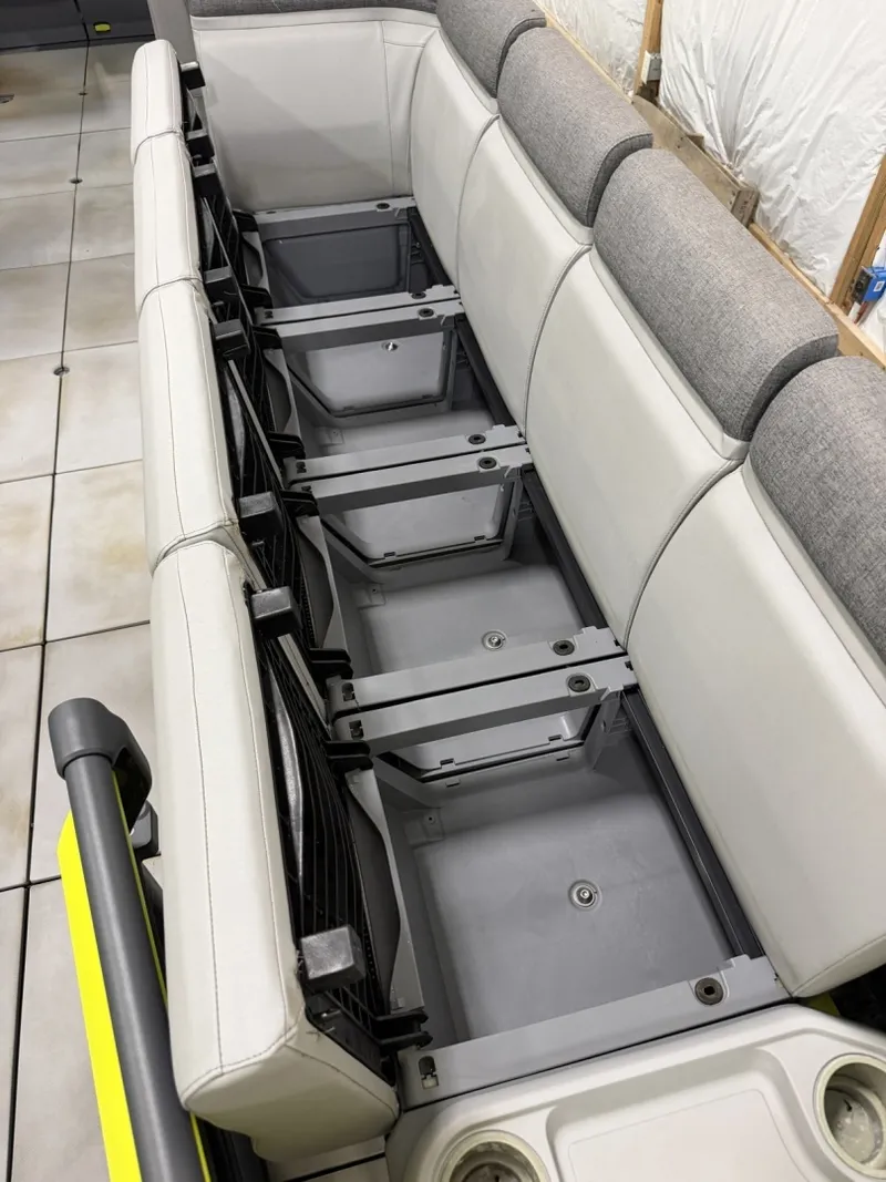 Slide: The Image of Bombardier Sea Doo Switch Cruise 21 2022 - 6114789
