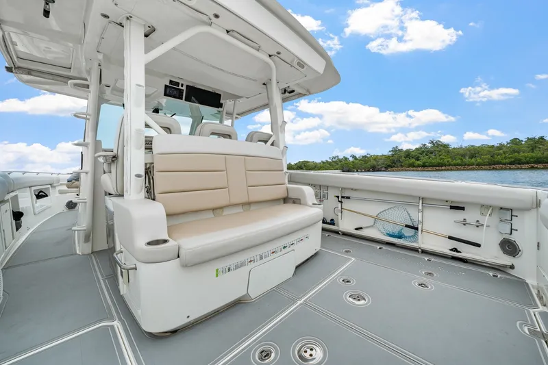 Slide: The Image of Boston Whaler 380 Outrage 2018 - 6076790