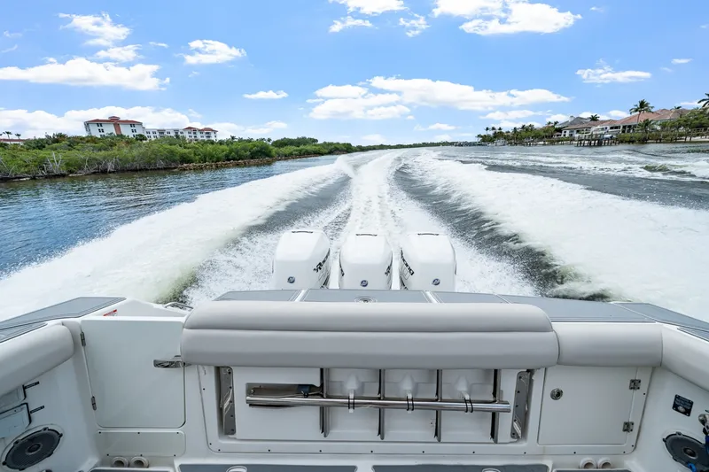 Slide: The Image of Boston Whaler 380 Outrage 2018 - 6076780