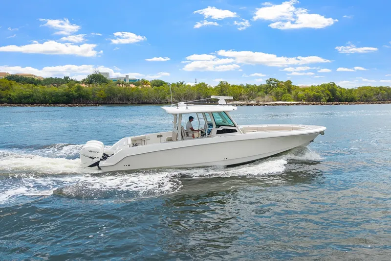 Slide: The Image of Boston Whaler 380 Outrage 2018 - 6076758
