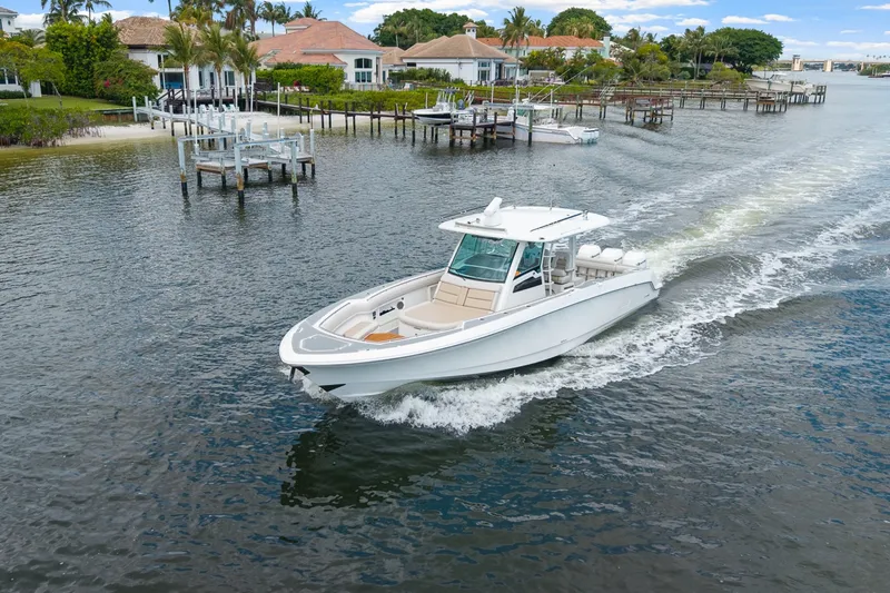 Slide: The Image of Boston Whaler 380 Outrage 2018 - 6076759