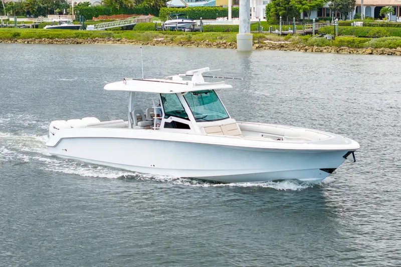 Slide: The Image of Boston Whaler 380 Outrage 2018 - 6076760
