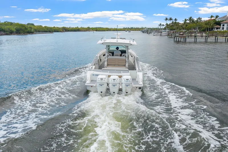 Slide: The Image of Boston Whaler 380 Outrage 2018 - 6076774