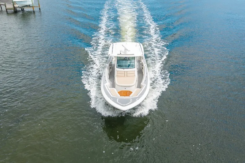 Slide: The Image of Boston Whaler 380 Outrage 2018 - 6076771