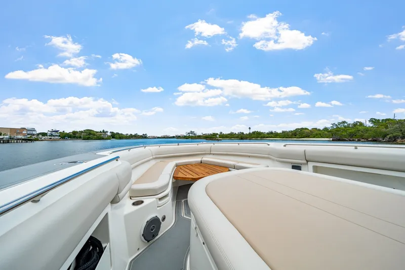 Slide: The Image of Boston Whaler 380 Outrage 2018 - 6076797