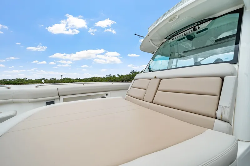 Slide: The Image of Boston Whaler 380 Outrage 2018 - 6076795