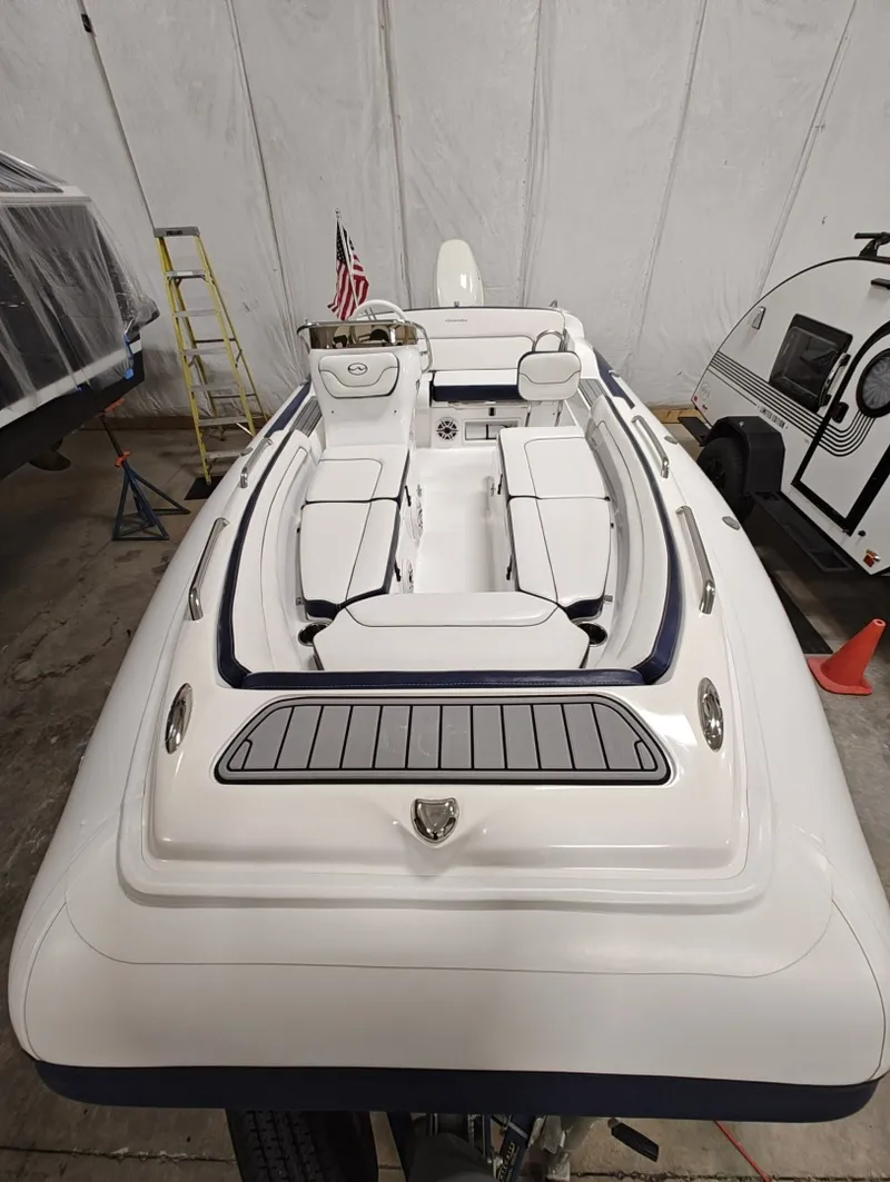 Slide: The Image of Walker Bay Generation 525 DLX 2019 - 6077508