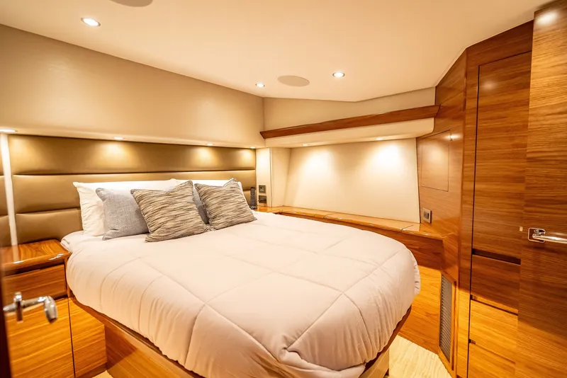 Slide: The Image of Viking 54 Convertible 2026 - 6120877