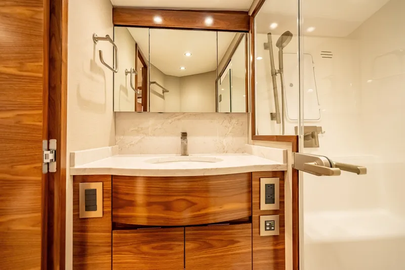 Slide: The Image of Viking 54 Convertible 2026 - 6120886