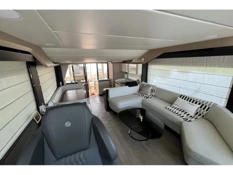 Slide: The Image of Absolute NAVETTA 58 2024 - 6077993