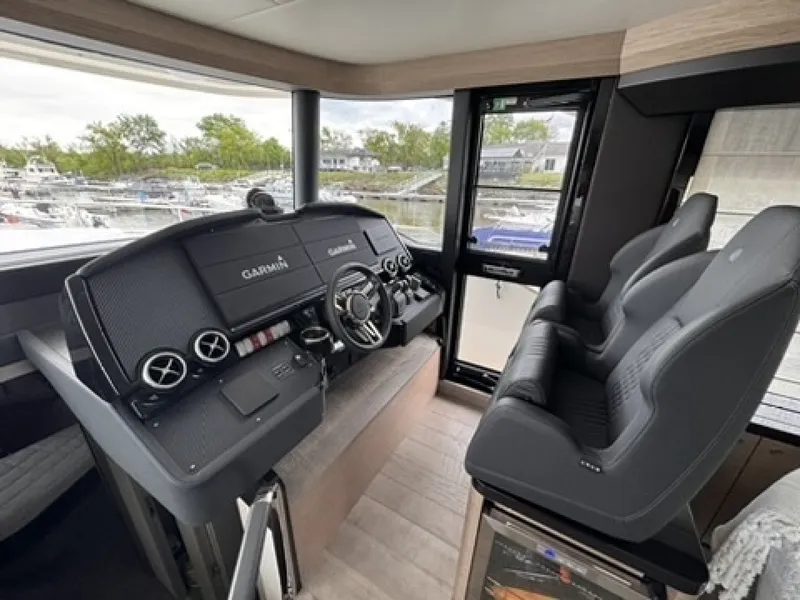 Slide: The Image of Absolute NAVETTA 58 2024 - 7643467