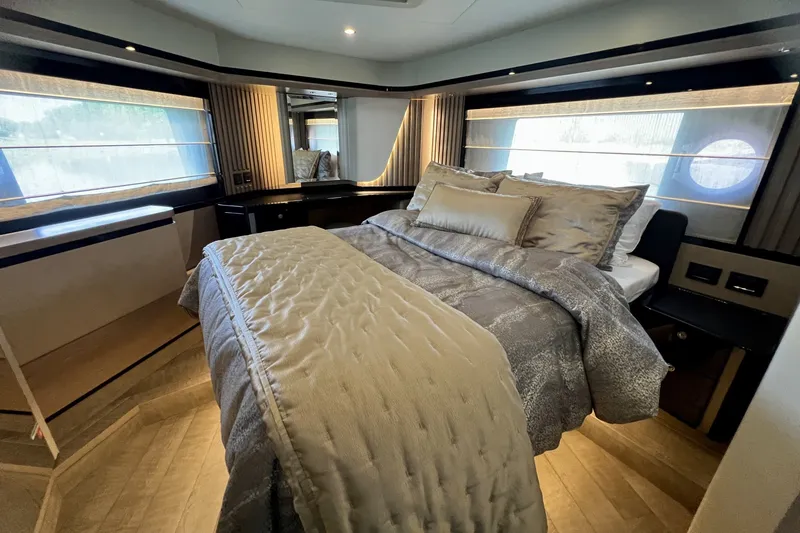 Slide: The Image of Absolute NAVETTA 58 2024 - 7643483