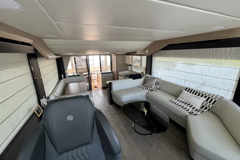Slide: The Image of Absolute NAVETTA 58 2024 - 7643478