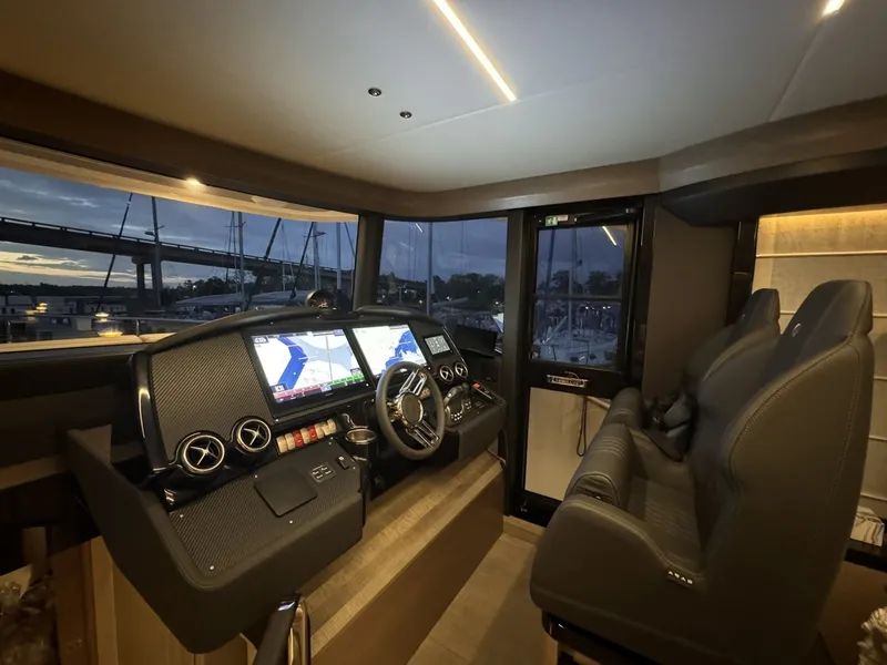 Slide: The Image of Absolute NAVETTA 58 2024 - 7643462