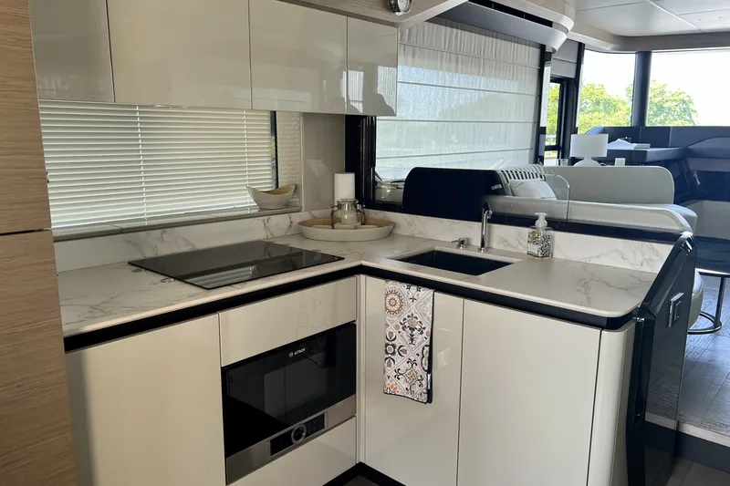 Slide: The Image of Absolute NAVETTA 58 2024 - 7643473