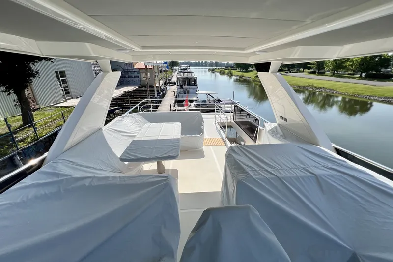 Slide: The Image of Absolute NAVETTA 58 2024 - 7643459