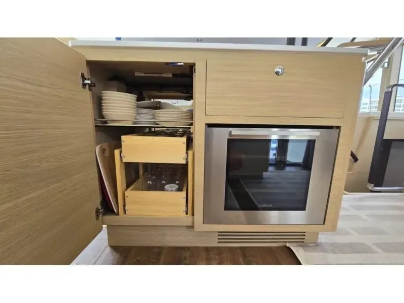 Slide: The Image of Aquila 54 YACHT 2025 - 6078064