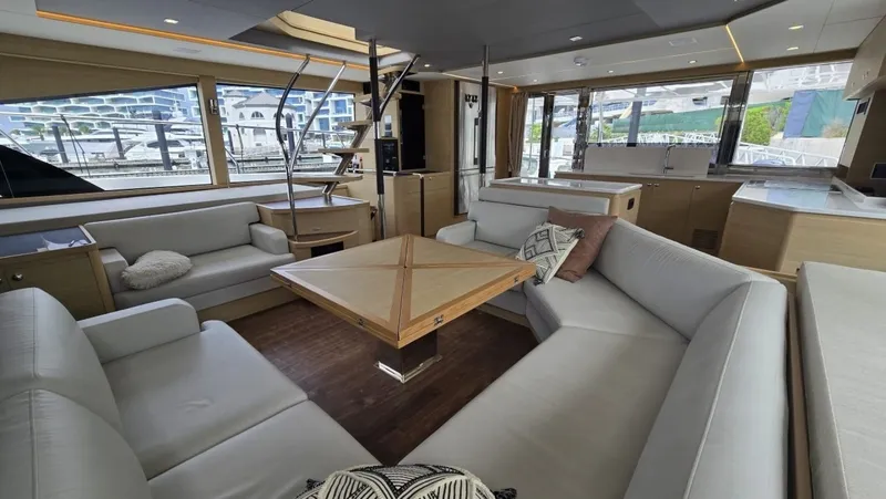 Slide: The Image of Aquila 54 YACHT 2025 - 7718054