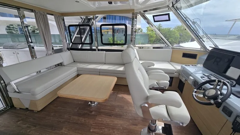 Slide: The Image of Aquila 54 YACHT 2025 - 7718031