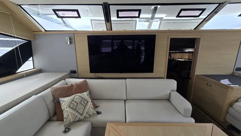 Slide: The Image of Aquila 54 YACHT 2025 - 7718048