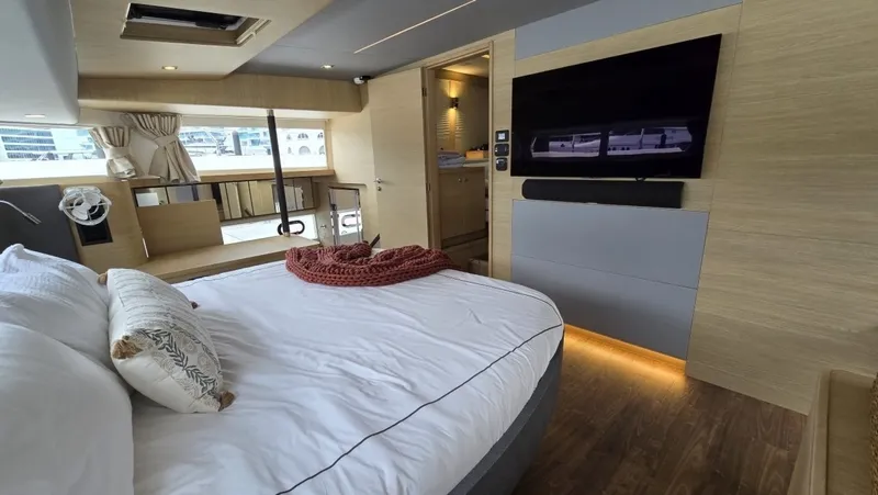 Slide: The Image of Aquila 54 YACHT 2025 - 7718051