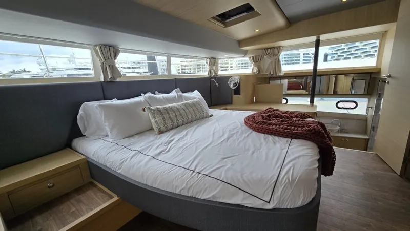 Slide: The Image of Aquila 54 YACHT 2025 - 7718050