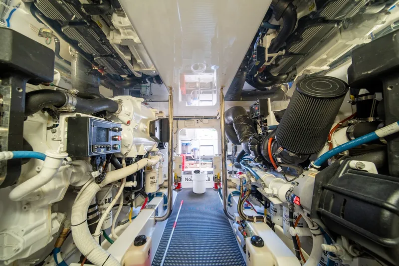 Slide: The Image of Hatteras 54 GT 2017 - 7866659