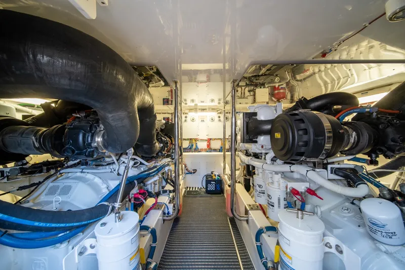 Slide: The Image of Hatteras 54 GT 2017 - 7866658