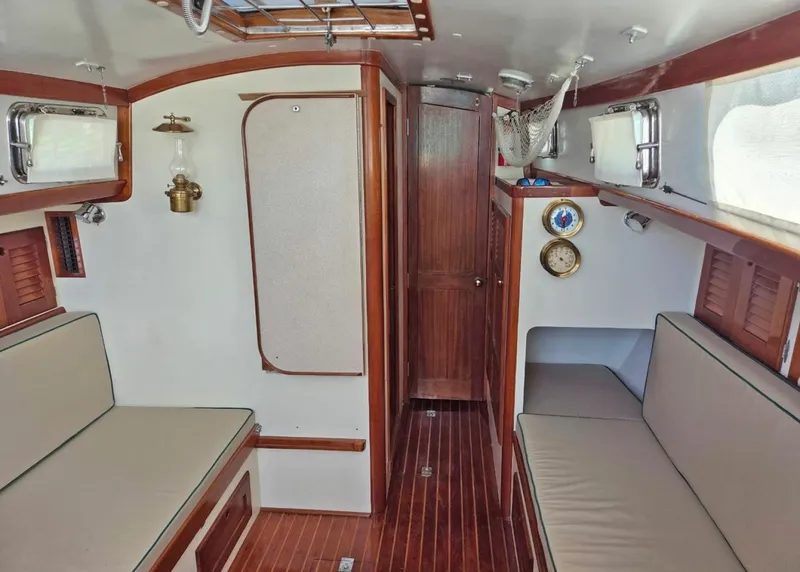 Slide: The Image of Bristol Sloop 1981 - 6078406