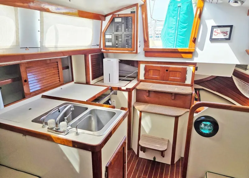 Slide: The Image of Bristol Sloop 1981 - 6078289