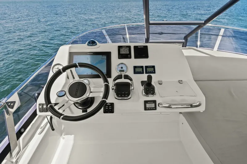 Slide: The Image of Prestige 460 Flybridge 2020 - 6132547