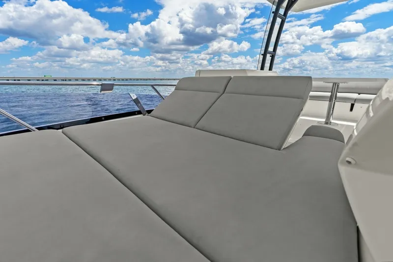 Slide: The Image of Prestige 460 Flybridge 2020 - 6132553