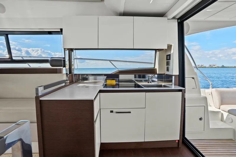 Slide: The Image of Prestige 460 Flybridge 2020 - 6132568