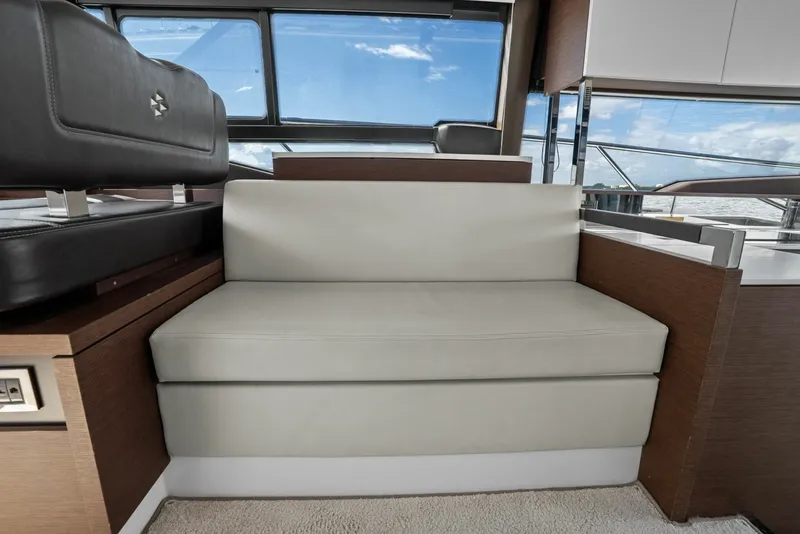 Slide: The Image of Prestige 460 Flybridge 2020 - 6132572