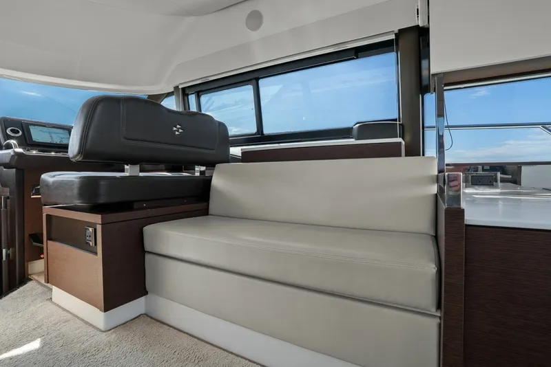 Slide: The Image of Prestige 460 Flybridge 2020 - 6132573