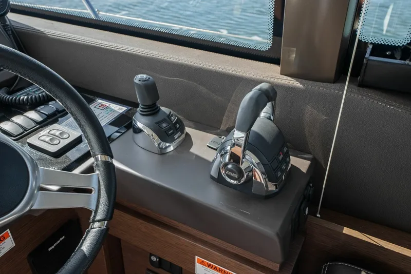 Slide: The Image of Prestige 460 Flybridge 2020 - 6132577