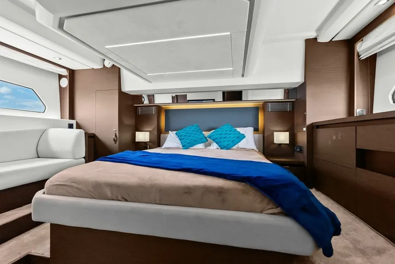 Slide: The Image of Prestige 460 Flybridge 2020 - 6132581