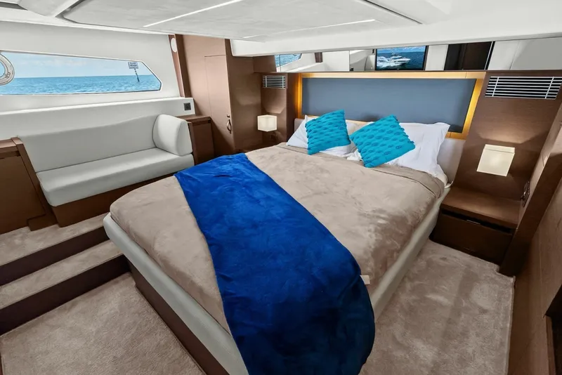 Slide: The Image of Prestige 460 Flybridge 2020 - 6132582