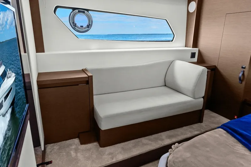 Slide: The Image of Prestige 460 Flybridge 2020 - 6132583