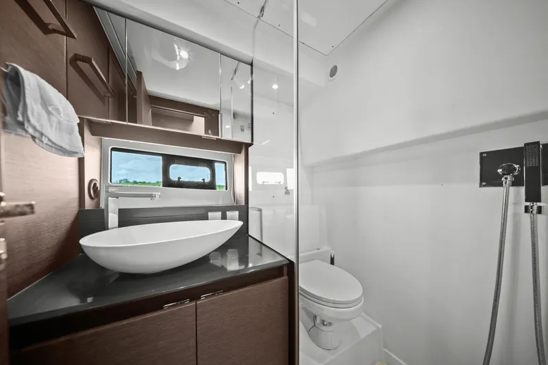Slide: The Image of Prestige 460 Flybridge 2020 - 6132588