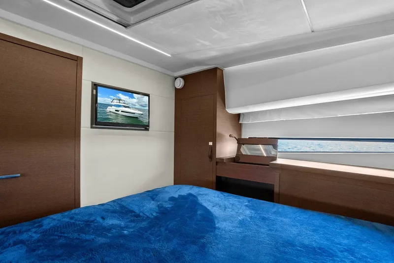 Slide: The Image of Prestige 460 Flybridge 2020 - 6132593