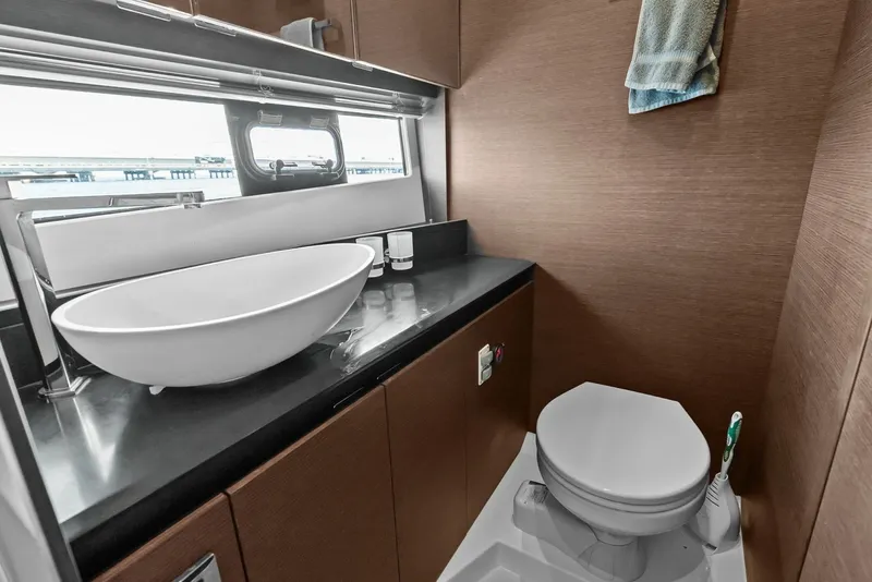 Slide: The Image of Prestige 460 Flybridge 2020 - 6132594
