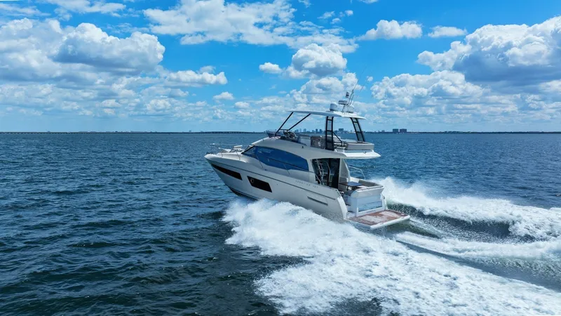 Slide: The Image of Prestige 460 Flybridge 2020 - 6132611